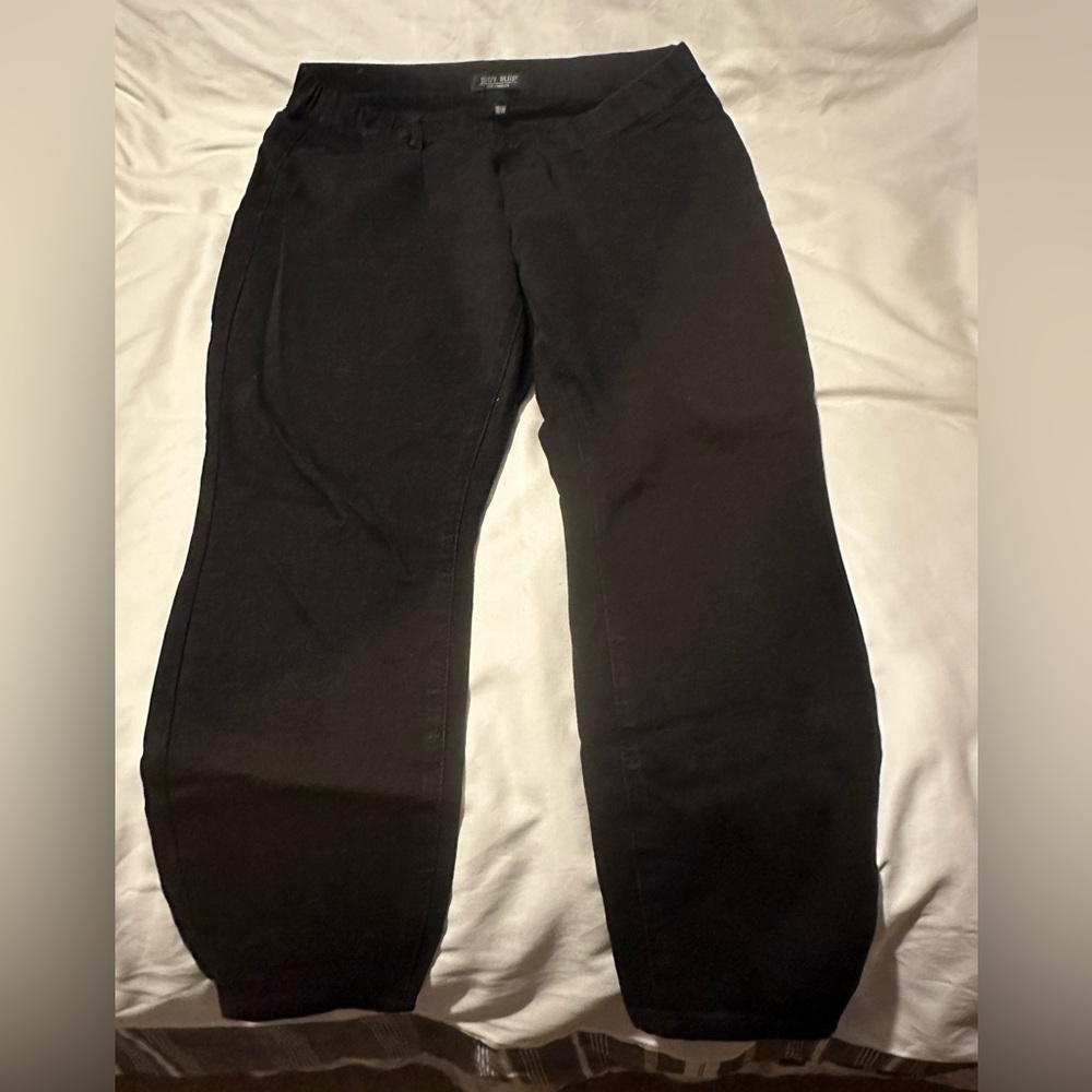 Judy blue Jeans. Black. 18 W. Pull on NWOT